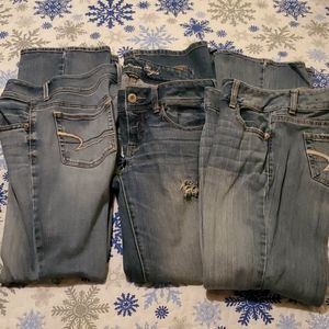 3PAIR AMERICAN EAGLE OUTFITTERS JEANS.